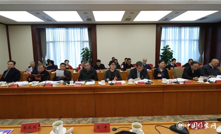 11月28日，中國(guó)作家協(xié)會(huì)第八屆全國(guó)委員會(huì)第七次全體會(huì)議在北京召開(kāi)。