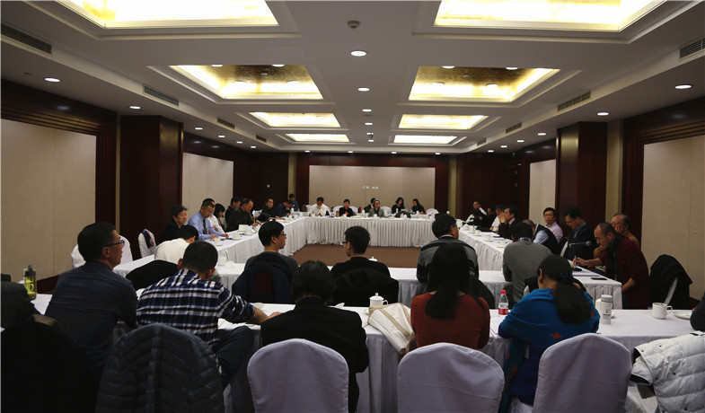 12月1日下午，浙江、重慶、延邊代表團(tuán)分組學(xué)習(xí)討論。