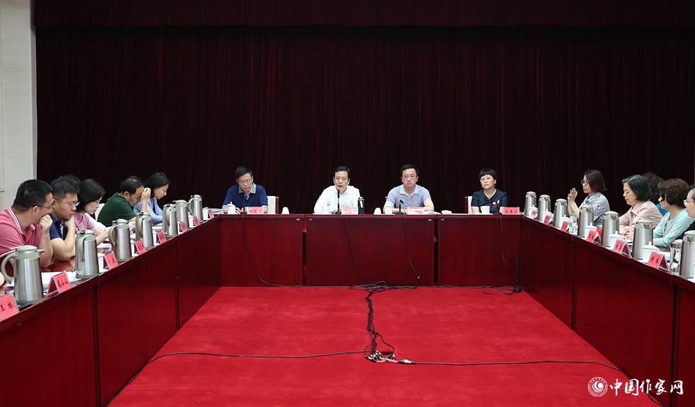 8月4日，第十屆全國優(yōu)秀兒童文學獎評委會第六次全體會議召開，投票產生獲獎作品