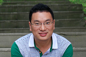 科幻文學：獲獎作品《拯救天才》作者：王林柏         獲獎感言　　在我不長不短的人生經歷中，兒童時期讀書的記憶一直是鮮活的，可以浮想聯(lián)翩，可以異想天開，可以廢寢忘食，可以魂牽夢繞，那是一種最純粹的快樂。即使現(xiàn)在，我還是會常常品味兒時讀書帶給我的美好回憶。也許就是從那時開始，我在心底埋藏了這樣一個愿望，我希望能帶給其他孩子同樣的快樂。