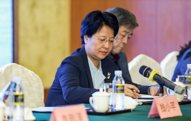 海南省委常委、宣傳部部長(zhǎng)肖鶯子出席論壇開幕式并致辭