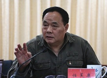 任芙康：文學(xué)批評要講真話、抒正氣很久以來的文學(xué)評論，被看作車的兩個(gè)輪子，鳥的一雙翅膀，比喻動(dòng)聽，但顯然過時(shí)。[詳細(xì)]