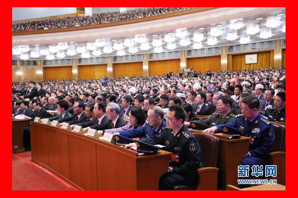 3月20日，第十三屆全國(guó)人民代表大會(huì)第一次會(huì)議閉幕會(huì)。這是代表在表決。