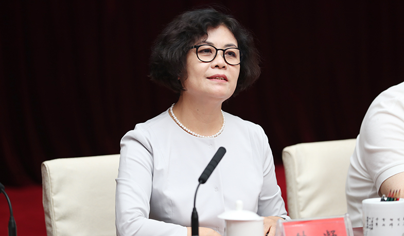 8月16日，中國(guó)作協(xié)主席鐵凝出席第十屆茅盾文學(xué)獎(jiǎng)第七次全體會(huì)并講話