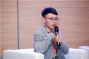 科幻文學(xué)：獲獎作品《奇跡之夏》作者：馬傳思         獲獎感言　　在田野中放牛時，或者干農(nóng)活的閑暇坐在樹蔭下歇息時，也或者在某個炎熱的夏夜，躺在門外的竹席上納涼的時候，四周的一切事物會以一種奇妙的方式朝我匯聚過來：幾只螞蟻從草叢間出現(xiàn)，在我指尖列隊行進；一群秧雞從蟄伏的田埂下朝我張望；一只貓頭鷹在睡夢中向我囈語；田野中的麥浪翻滾，傳來大地心臟的律動；山林中的風(fēng)聲呼嘯，帶來遠(yuǎn)方的氣息……