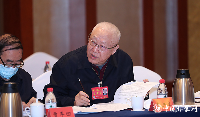 12月12日，中國作家協(xié)會第九屆主席團(tuán)第九次會議在京舉行。