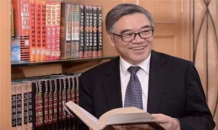 全國(guó)政協(xié)常委、副秘書長(zhǎng)，民進(jìn)中央副主席，中國(guó)陶行知研究會(huì)會(huì)長(zhǎng)朱永新