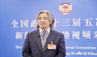 全國(guó)政協(xié)常委、中國(guó)美協(xié)副主席、中國(guó)美術(shù)館館長(zhǎng)吳為山