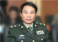 【周大新】	李丹夢(mèng)丨《周大新小說(shuō)的文化闡釋——由<湖光山色>說(shuō)開(kāi)去》；	李杰俊丨《作為“還鄉(xiāng)”的周大新小說(shuō)》。