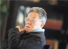 【王　蒙】	溫奉橋丨《王蒙：共和國(guó)文學(xué)之子》；	謝尚發(fā)丨《1980年代初王蒙和他的四篇小說(shuō)》。