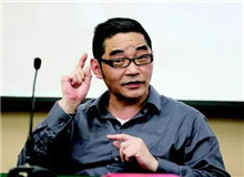 【蘇　童】	張光芒丨《<黃雀記>：作為性格悲劇的美學(xué)建構(gòu)》；	陳若谷丨《河水與招魂：從<河岸>到<黃雀記>》。