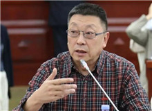 陳福民：暴風(fēng)雨中他們的微笑　　孫甘露從大處著眼從小處著墨，截取了浩瀚歷史和即將席卷南北中國(guó)的風(fēng)暴之一瞬。[詳細(xì)]