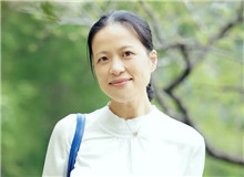 譯林出版社：文學(xué)出版人必須從稿子和案頭抬起頭來(lái)　　高起點(diǎn)高品質(zhì)原創(chuàng)文學(xué)出版和一流外國(guó)作家作品在譯林社相得益彰，屢有作品獲獎(jiǎng)。[詳細(xì)]