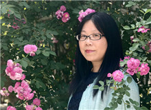 葉彌談孔燕妮：一個(gè)真正的女人是為愛而生的　　35歲這個(gè)年齡是屬于不上不下的，她既沒有那么年輕，但是又不是那么衰老。[詳細(xì)]