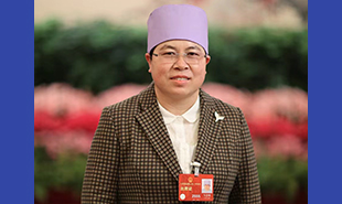 全國人大代表，寧夏回族自治區(qū)婦聯(lián)副主席，吳忠市紅寺堡鎮(zhèn)人民政府文化站站長馬慧娟
