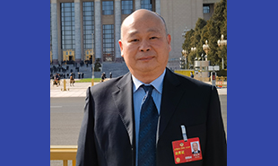 全國政協(xié)委員，中國民間文藝家協(xié)會分黨組書記、駐會副主席邱運華