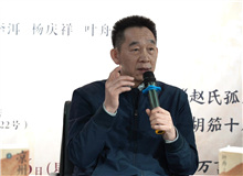 施戰(zhàn)軍：《涼州十八拍》是這幾年長(zhǎng)篇小說創(chuàng)作的一個(gè)傳奇　　在今天它的寓言的意義非常之重要。 [詳細(xì)]