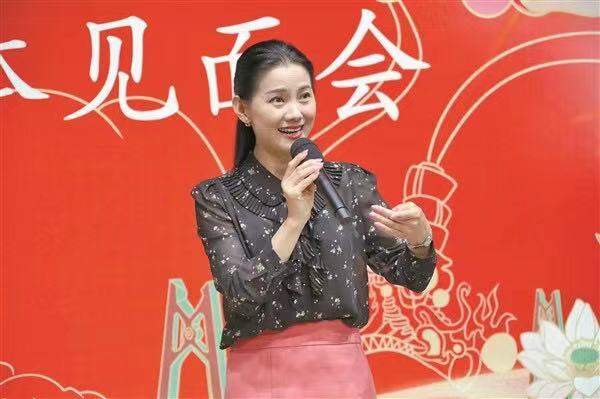 鄭芳芳在終評演員媒體見面會上進行表演。 記者 張浩亮 攝