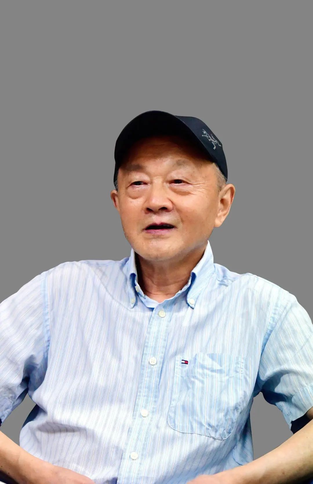 竺祖慈，生于1949年，祖籍寧波，資深日本文學(xué)編輯、譯者。