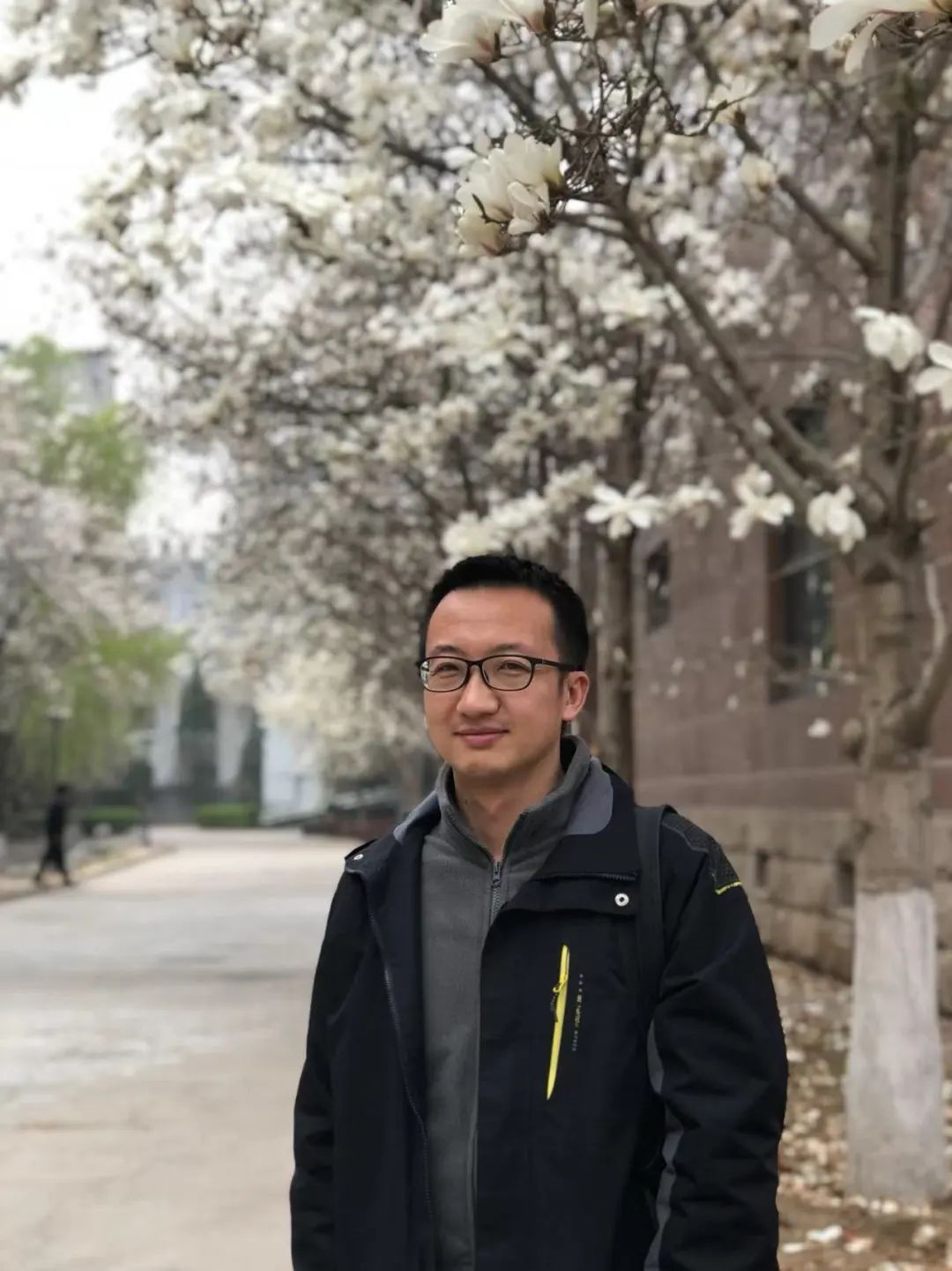 李一默，山西右玉人，寫(xiě)小說(shuō)，發(fā)表若干。