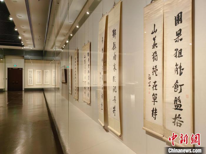 《歷史的星辰——近現(xiàn)代海派書(shū)法大展》在中華藝術(shù)宮(上海美術(shù)館)展出?！　≈腥A藝術(shù)宮 供圖