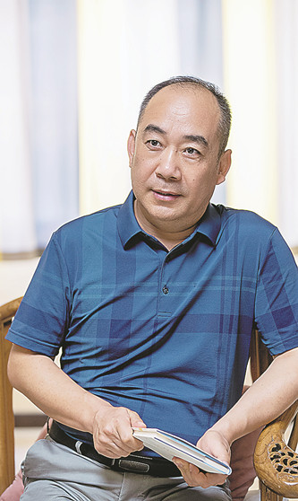 桫欏（《詩選刊》主編、中國作協(xié)網絡文學委員會委員）