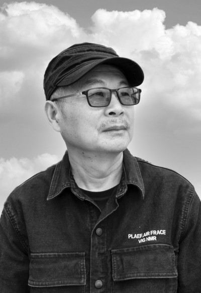中國(guó)散文學(xué)會(huì)副會(huì)長(zhǎng)　陸春祥