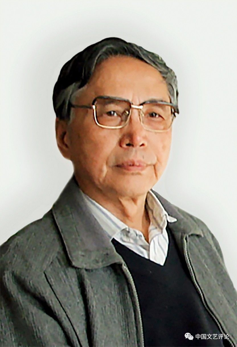 錢中文簡介：1932年11月生，江蘇無錫人。1955年畢業(yè)于中國人民大學(xué)俄語系，1955—1959年就讀于莫斯科大學(xué)研究生部俄羅斯語言文學(xué)系?，F(xiàn)為中國社會科學(xué)院榮譽學(xué)部委員、文學(xué)研究所研究員、研究生院教授、博士生導(dǎo)師(自1987年起)，中國作家協(xié)會全國委員會榮譽委員，中國中外文藝理論學(xué)會名譽會長。曾任中國社會科學(xué)院文學(xué)所文藝理論研究室主任、比較文學(xué)研究室主任、《文學(xué)評論》主編、學(xué)術(shù)委員會委員，國務(wù)院學(xué)位委員會中國語言文學(xué)學(xué)科評議組成員與召集人。著有《果戈理及其諷刺藝術(shù)》、《現(xiàn)實主義和現(xiàn)代主義》、《文學(xué)原理——發(fā)展論》(后改為《文學(xué)發(fā)展論》)、《文學(xué)理論流派與民族文化精神》、《文學(xué)理論：走向交往對話的時代》、《新理性精神文學(xué)論》、《錢中文學(xué)術(shù)文化隨筆》、《自律與他律》(合著)、《錢中文文集》韓國版4卷本、《文學(xué)理論：求索與反思》、《新理性精神與當代文論建設(shè)》、《現(xiàn)代性與當代文學(xué)理論》、《桐蔭夢痕》、《文學(xué)的鄉(xiāng)愁》等，有《錢中文文集》5卷本問世。主編《巴赫金全集》譯文7卷、《讀世界》6種、《文學(xué)理論建設(shè)叢書》7種；合作主編多種論文集、《新時期文藝學(xué)建設(shè)叢書》36種、《現(xiàn)代外國文藝理論譯叢》14種。合譯有長篇小說《現(xiàn)代牧歌》([俄]謝德林著)等。