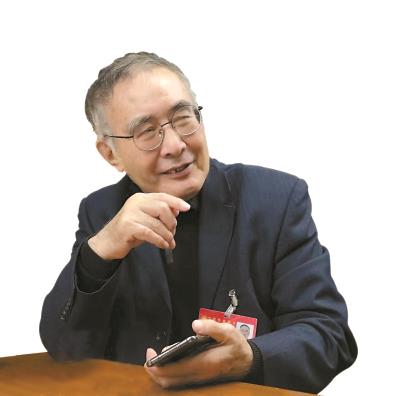1943年出生。作家、國家一級(jí)編劇。享受政府特殊津貼。主要作品有長篇小說《桑那高地的太陽》《泥日》《高緯度戰(zhàn)栗》等，與小說同期創(chuàng)作的同名長篇電視連續(xù)劇《蒼天在上》《大雪無痕》《省委書記》播出后，均在國內(nèi)外引起強(qiáng)烈反響。長篇小說《大雪無痕》獲國家圖書獎(jiǎng)。