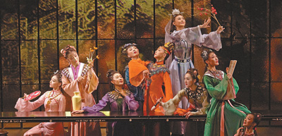 江蘇大劇院原創(chuàng)民族舞劇《紅樓夢(mèng)》劇照。  　　祖忠人攝