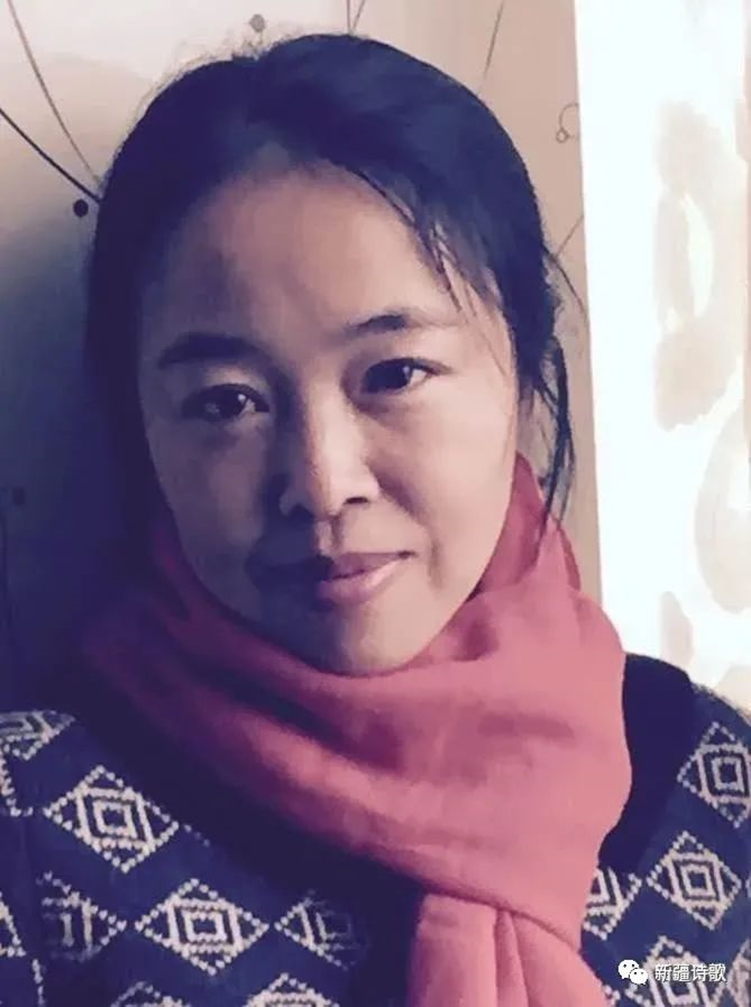  王暉，女，上世紀七十年代生于新疆石河子市。詩歌作品發(fā)表于《人民文學》《詩探索》《詩刊》《詩選刊》《大家》《青年文學》《橄欖綠》《草堂》《青年作家》《延河》《芳草》《西部》等刊物。詩歌作品入選多種權威詩歌年選及《新華文摘》等。出版有詩集四部。中國作協(xié)會員。