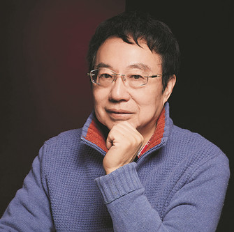 丁帆，南京大學文學院教授。曾任國務院學位委員會中文學科組第四、第五屆學科評議組成員，中國社會科學中文學科評審委員。有論著二十余部，另著有散文隨筆集十余部