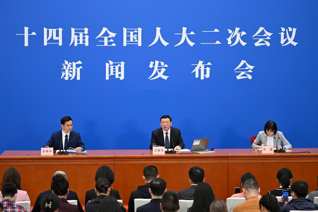 3月4日，十四屆全國(guó)人大二次會(huì)議在北京人民大會(huì)堂舉行新聞發(fā)布會(huì)。大會(huì)發(fā)言人婁勤儉就大會(huì)議程和人大工作相關(guān)問題回答中外記者的提問。 新華社記者 牟宇 攝