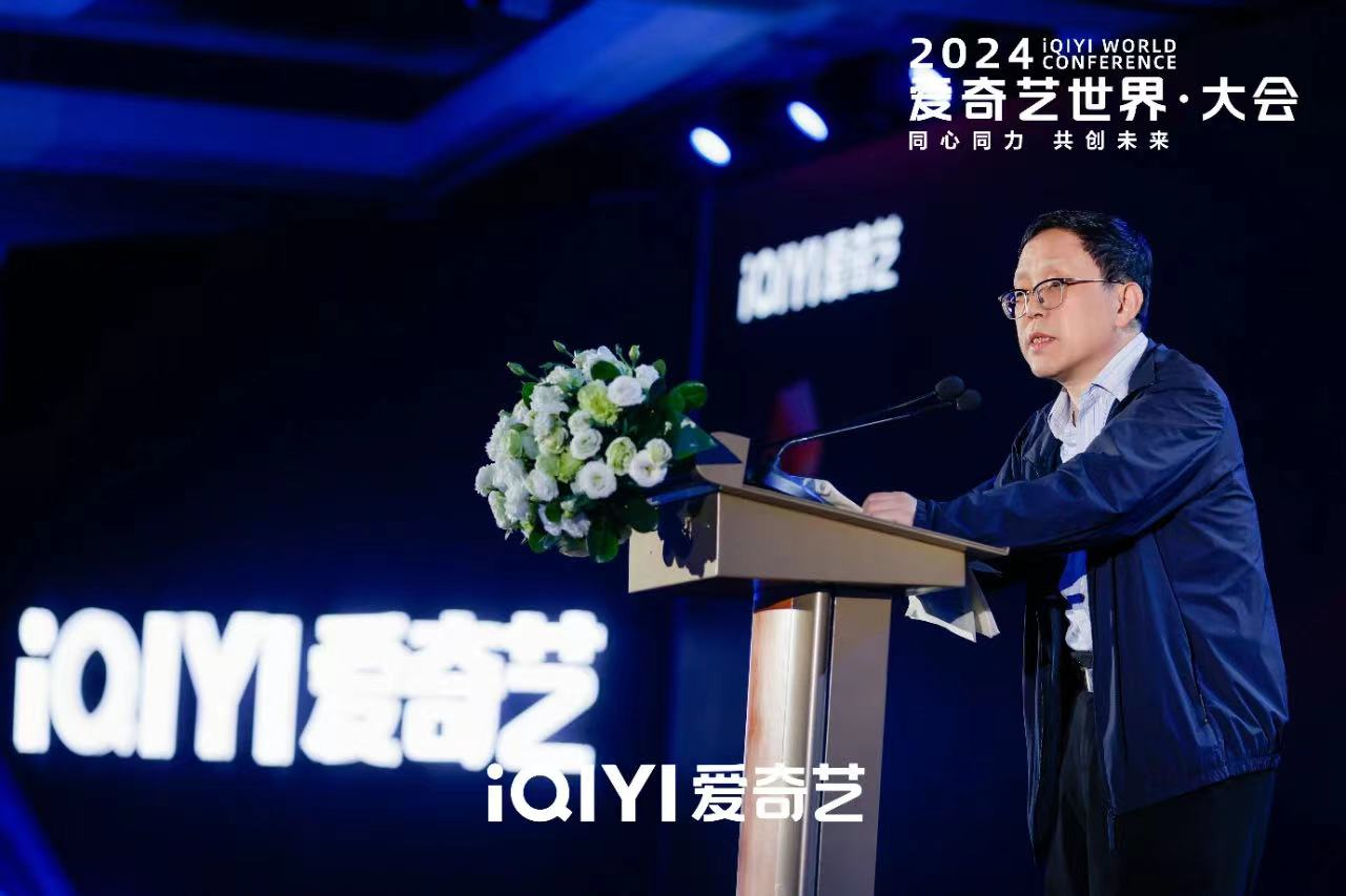 中國作協(xié)主席團(tuán)委員、中國作協(xié)影視委員會委員、茅盾文學(xué)獎得主柳建偉