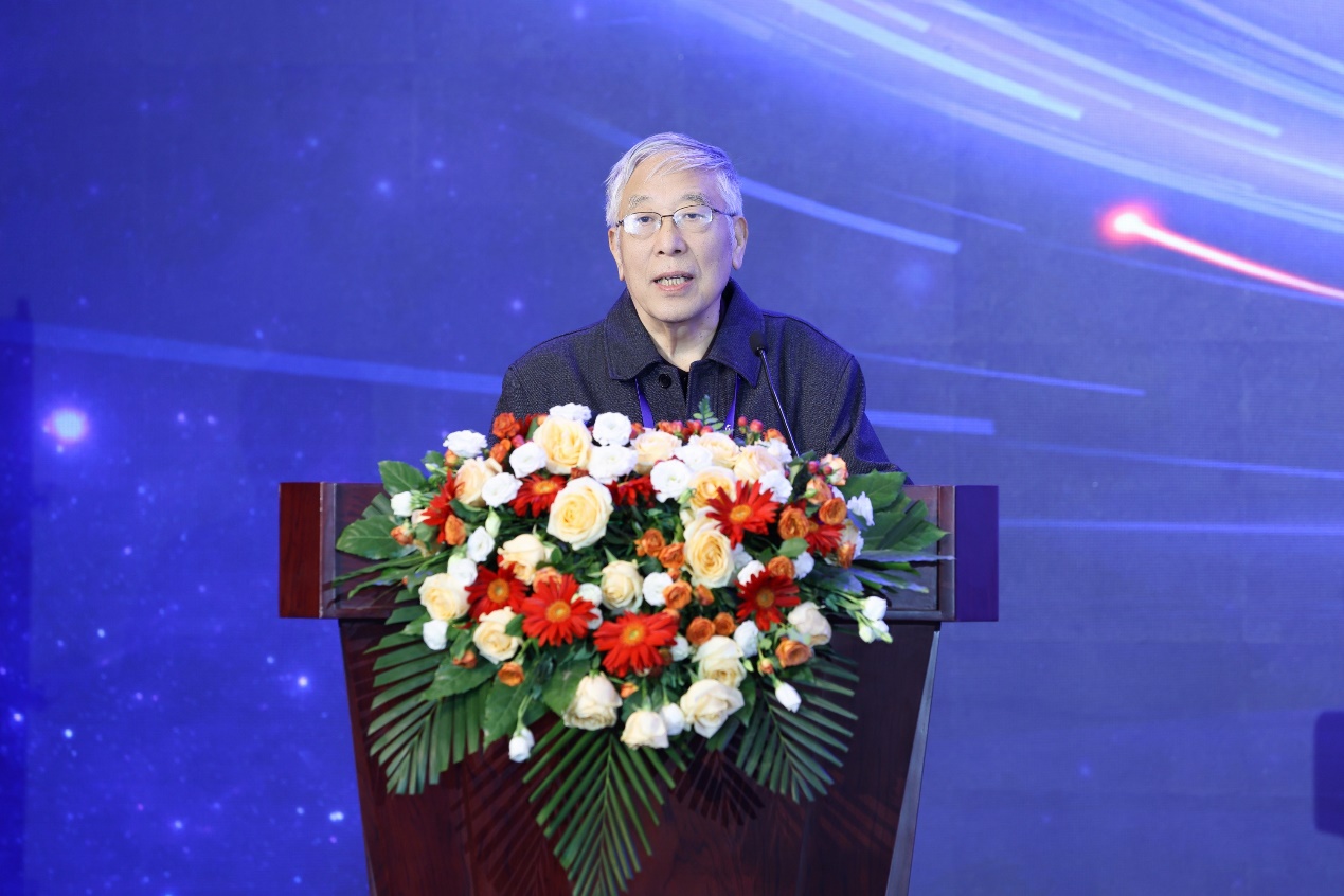 北京元宇科幻未來技術研究院名譽院長、科幻作家王晉康致辭