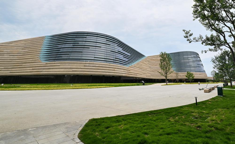 這是2023年7月26日拍攝的三星堆博物館新館外景。新華社記者 王曦 攝