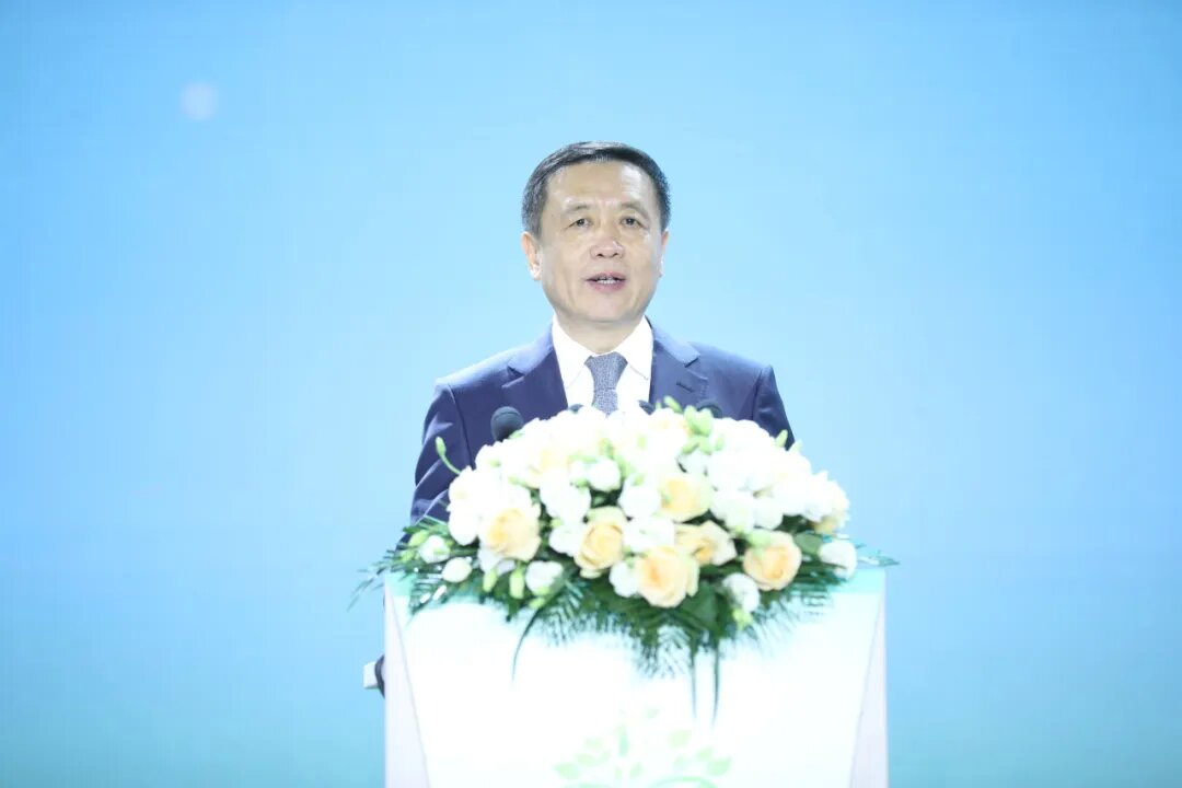 中國(guó)作協(xié)黨組書記、副主席張宏森致辭