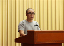石一楓：文眼、文心、文采　　有了文眼、文心和文采，則會讓一個作家永遠(yuǎn)保持青年寫作的活力。祝年輕的朋友永遠(yuǎn)年輕，在文學(xué)攀登之路上的創(chuàng)新精神年輕……[詳細(xì)]