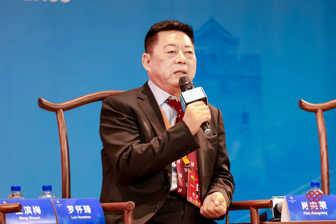 中國戲劇家協(xié)會(huì)顧問、國家一級編劇羅懷臻