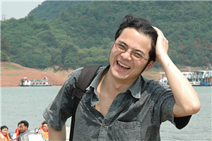 報(bào)告文學(xué)獎(jiǎng)：《“村BA”：觀察中國(guó)式現(xiàn)代化的一個(gè)窗口——臺(tái)盤村鄉(xiāng)村振興故事》 作者：姚瑤（侗族）         獲獎(jiǎng)感言臺(tái)盤村的“小”承載著這個(gè)時(shí)代無(wú)限的“大”。我深深地意識(shí)到，應(yīng)該以更加宏大的歷史視野，在富有時(shí)代特色的現(xiàn)實(shí)中，觀察這個(gè)村莊的變化，感知一株小草勃發(fā)的力量，看見(jiàn)籃球給這個(gè)村莊帶來(lái)的生機(jī)，傾聽(tīng)每一個(gè)生命個(gè)體的歡呼。