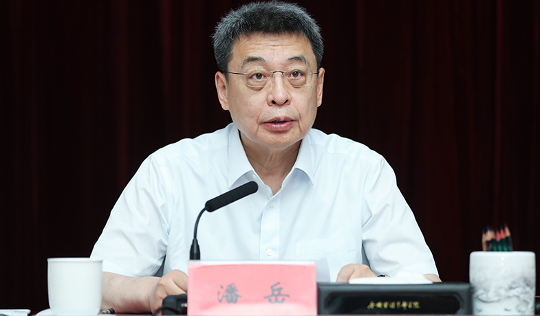 7月20日，評(píng)委會(huì)名譽(yù)主任潘岳在第一次全體會(huì)上講話
