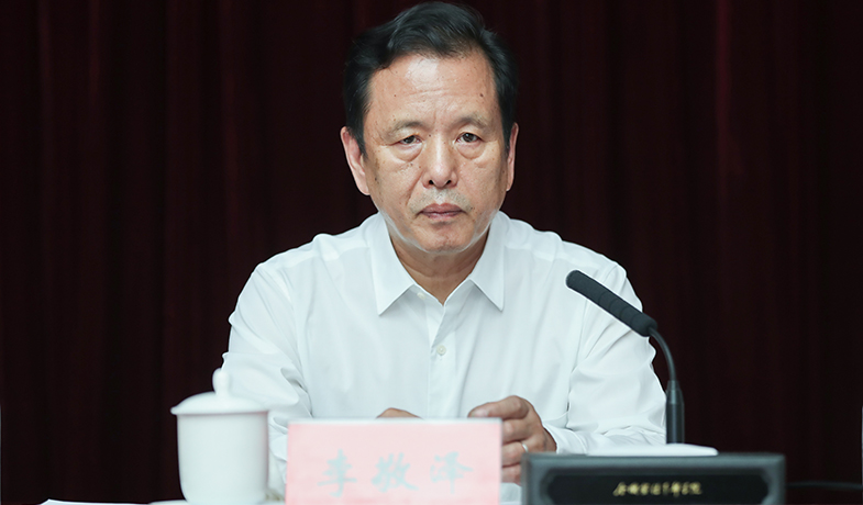 7月20日，評(píng)委會(huì)主任李敬澤主第一次全體會(huì)議