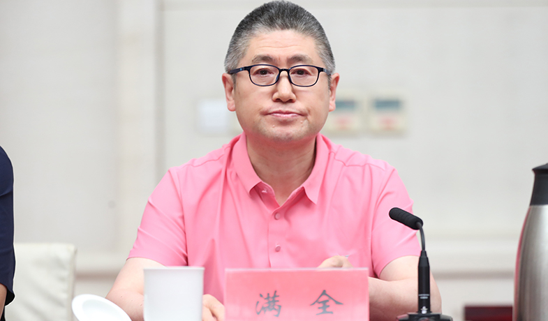 7月31日，滿全介紹民文作品和翻譯獎(jiǎng)終評(píng)建議方案