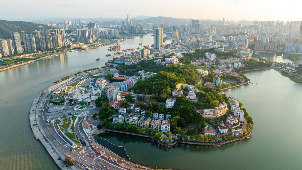 這是8月8日拍攝的澳門半島景色（無(wú)人機(jī)照片）。新華社發(fā)（張金加攝）