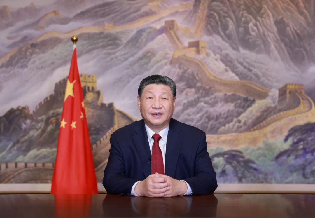 新年前夕，國家主席習(xí)近平通過中央廣播電視總臺和互聯(lián)網(wǎng)，發(fā)表二〇二五年新年賀詞。新華社記者 鞠鵬 攝