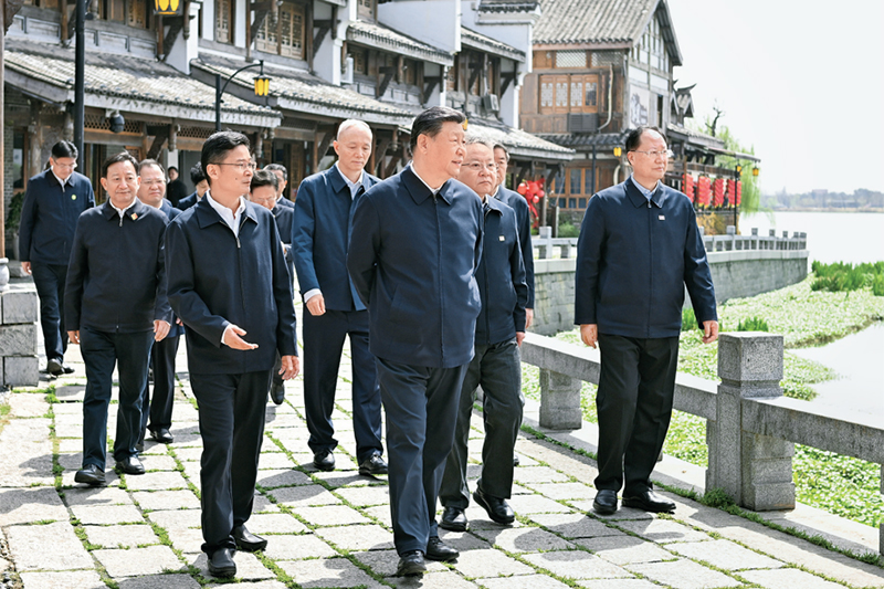 2024年3月18日至21日，中共中央總書記、國家主席、中央軍委主席習(xí)近平在湖南考察。這是19日上午，習(xí)近平在常德河街考察。 新華社記者 謝環(huán)馳/攝
