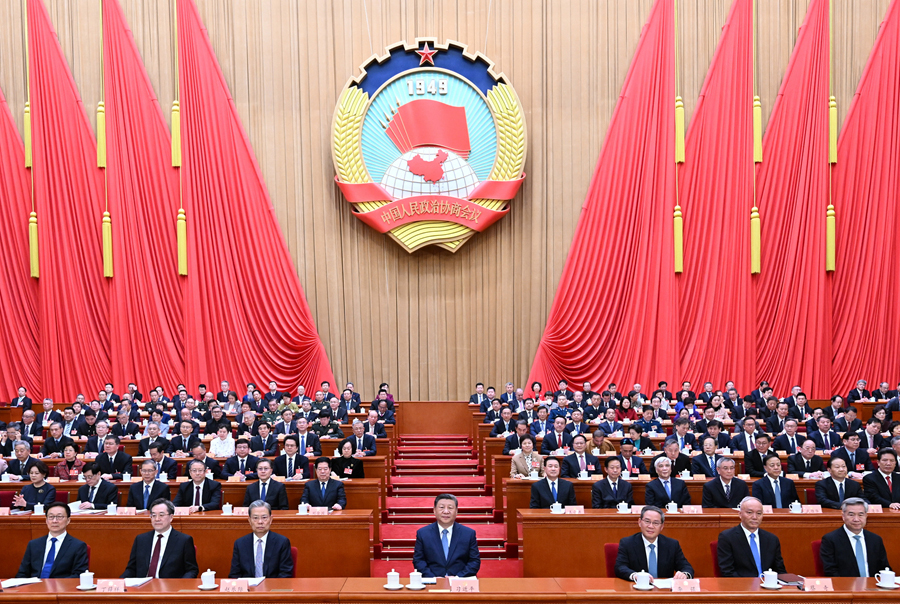 3月4日下午，中國(guó)人民政治協(xié)商會(huì)議第十四屆全國(guó)委員會(huì)第三次會(huì)議在北京人民大會(huì)堂開幕。這是習(xí)近平、李強(qiáng)、趙樂際、蔡奇、丁薛祥、李希、韓正在主席臺(tái)就座。 新華社記者 謝環(huán)馳 攝