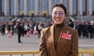 全國政協(xié)委員、北京市文聯(lián)副主席孟艷