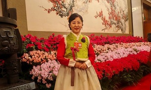 全國人大代表、中國舞協(xié)副主席、延邊歌舞團(tuán)副團(tuán)長咸順女