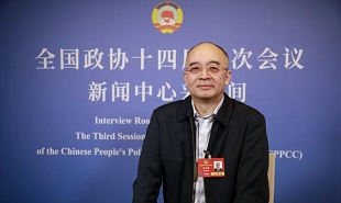 全國政協(xié)委員，中國作協(xié)副主席吳義勤